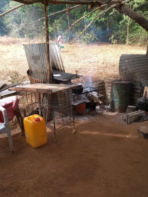 Kochen bei einem Stand in Sigiriya